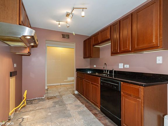 5th image of 3B Kingery Quarter APT 105