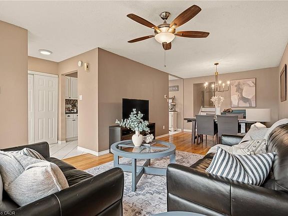 3rd image of 19 Golden Orchard Dr