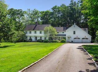 833 Hollow Tree Ridge Rd #R, Darien, CT 06820