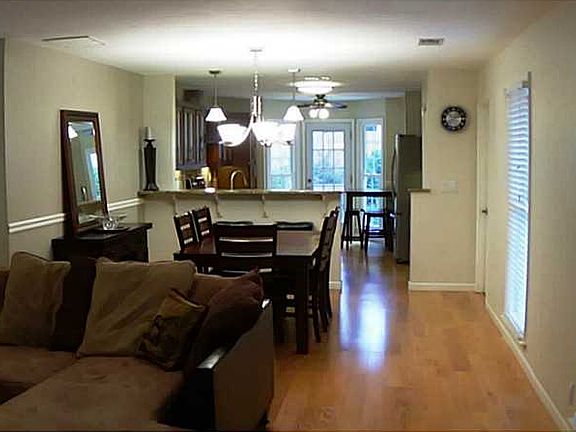 4th image of 223 Wheatleigh Ln