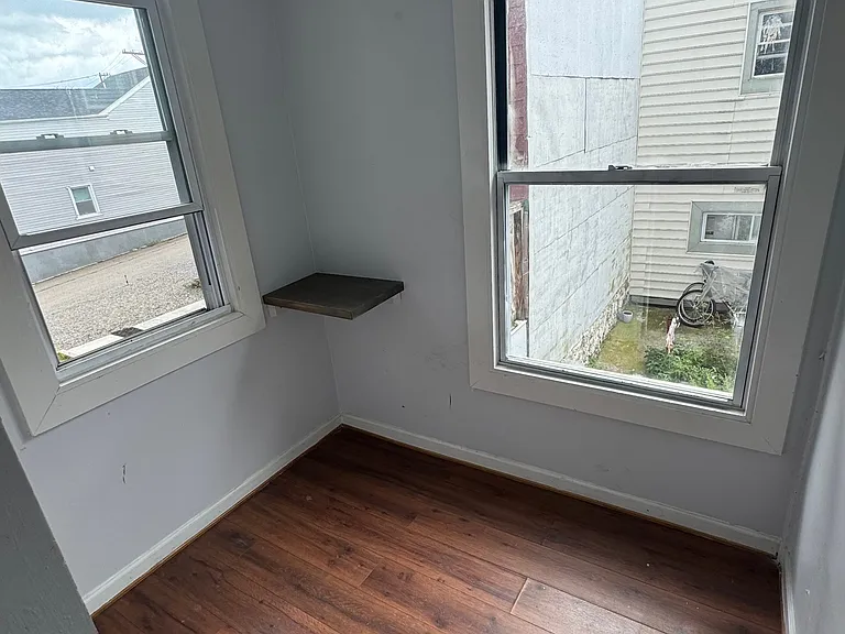 843 Blossom Way — Photo 4