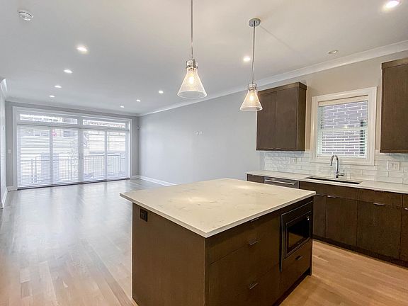 4th image of 3347 N Kenmore Ave #K1r
