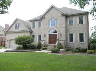 10320 Cherrywood Ln, Munster, IN