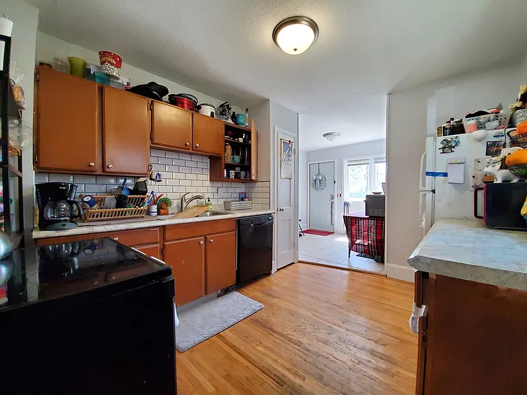 1252 4th St NE — Photo 10