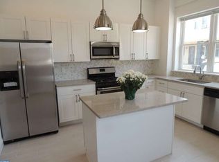 2501 S American St, Philadelphia, PA 19148