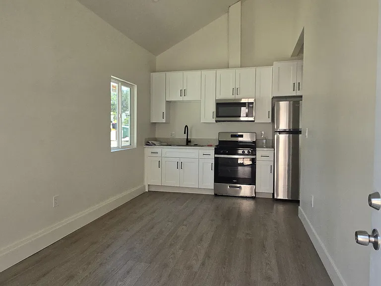 6941 Mohawk St — Photo 3