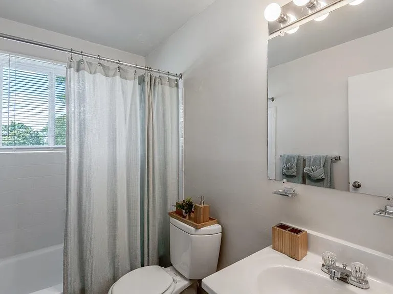 Charlesmont Apartment Homes — Photo 7