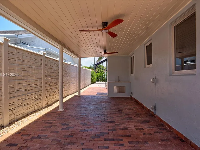 500 SW 51st Ct — Photo 6
