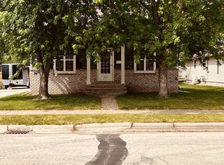 531 Robbins St, Seymour, WI 54165