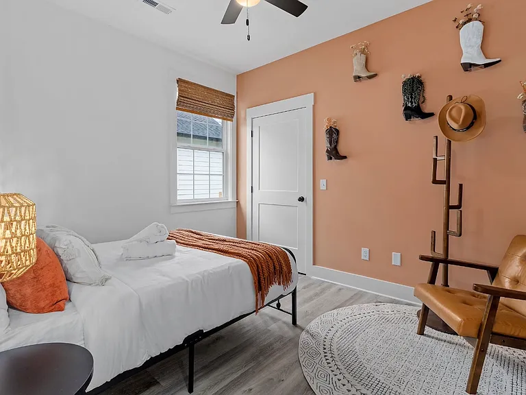 3006 E Crescent Cir — Photo 7
