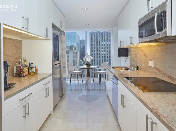 641 5th Avenue 27H image 3 of 6
