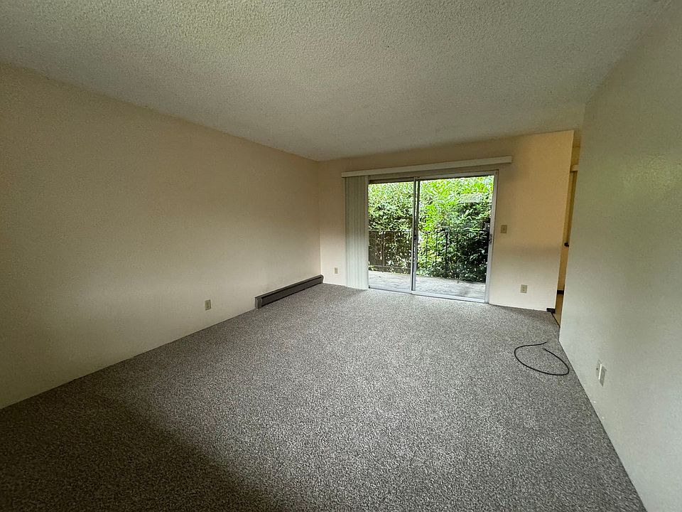 1st image of 432 W Umpqua St #14