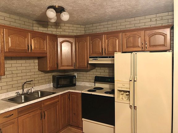3rd image of 219 Florence Ave