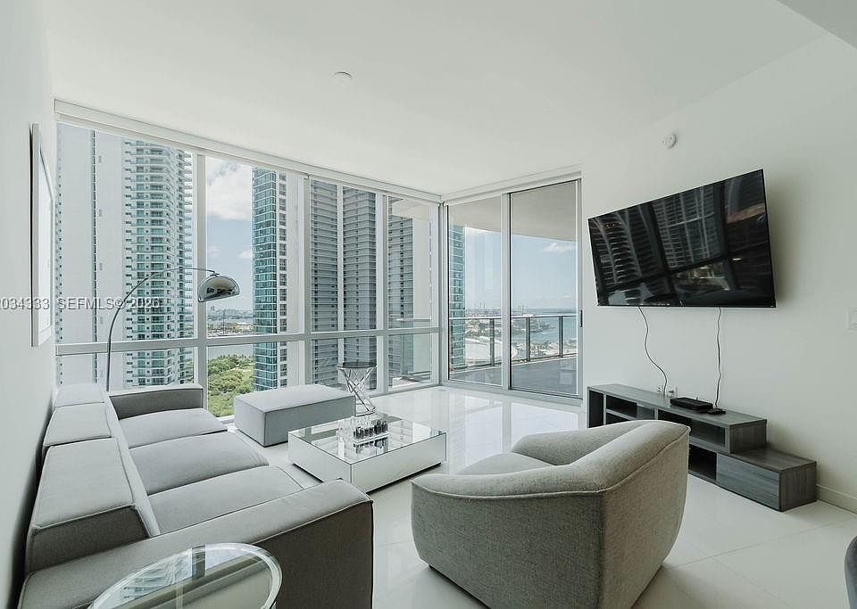 1st image of 851 NE 1st Ave #2303