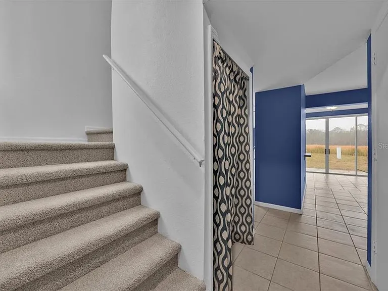 405 Caribbean Main Davenport #MAIN — Photo 2
