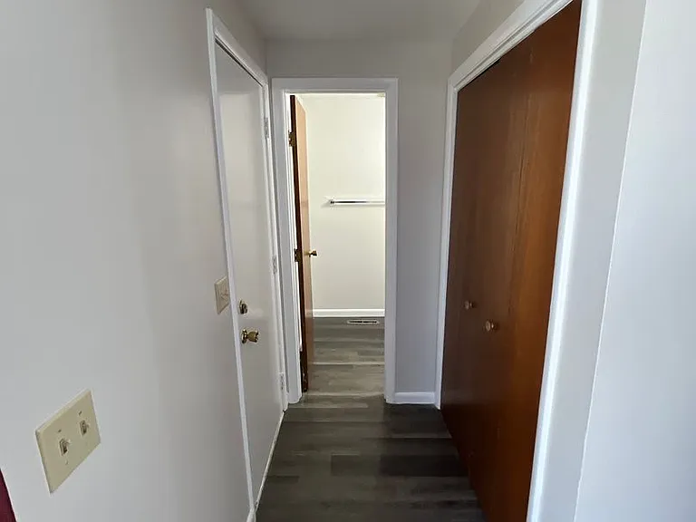 7468 Coachlight Ln — Photo 2