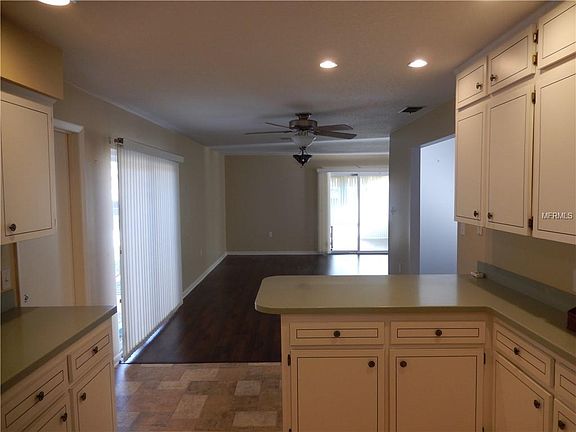 3rd image of 523 Villa Vista Blvd