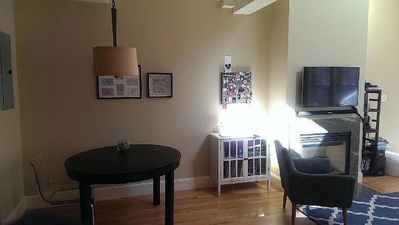 2nd image of 171 Vine St #2
