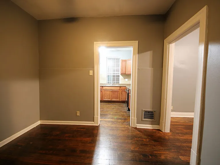 4637 Virginia Ave — Photo 12