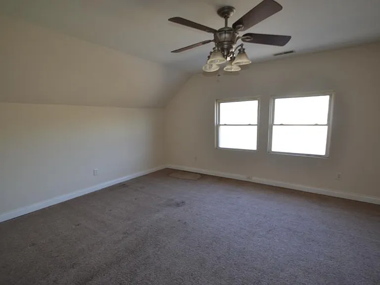 2542 Reading Rd #2 — Photo 12
