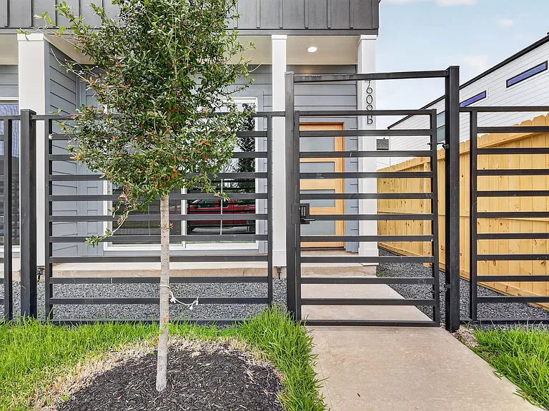 4609 Bricker St #B — Photo 1