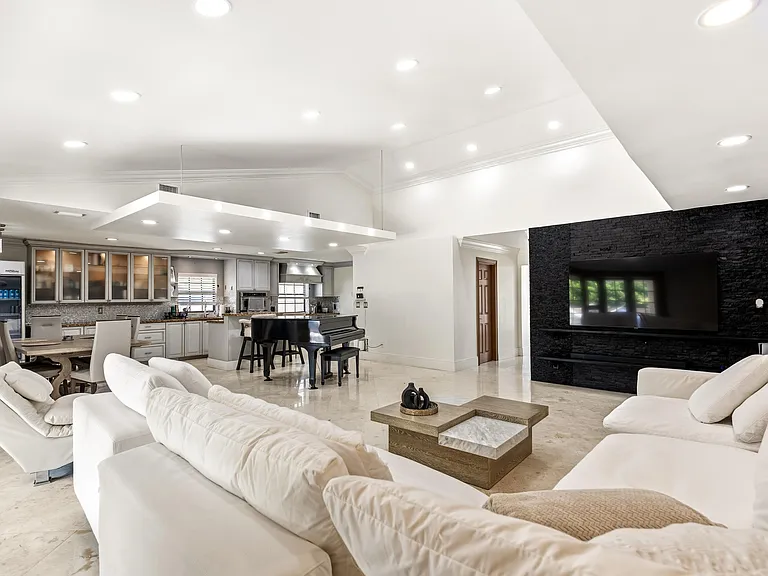 5223 Deerhurst Crescent Cir — Photo 19