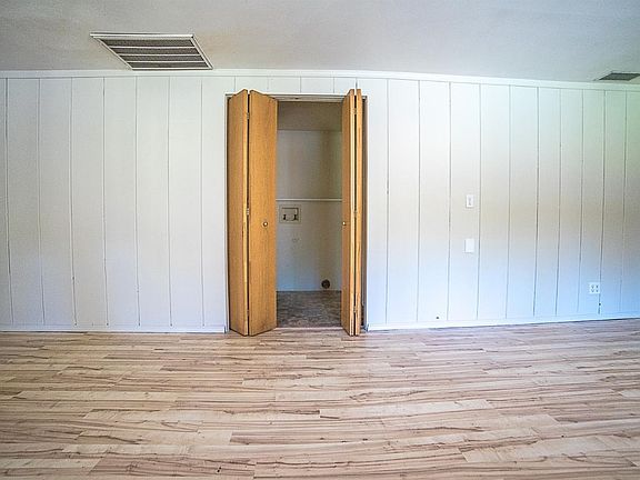 5th image of 52762 Center Dr