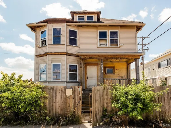 1525 Spruce St, Detroit, MI 48216
