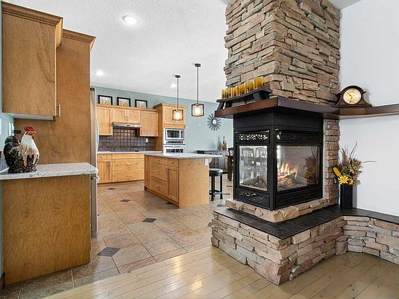 3rd image of 7 S Laurel Rd