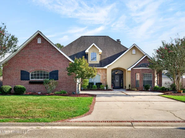 512 Pemberton Pl, Picayune, MS 39466