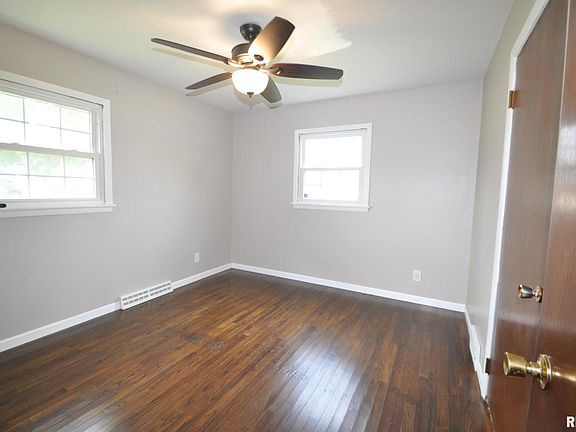 5th image of 2344 N Clark St