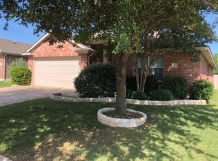 1133 Nighthawk Rd, Fort Worth, TX 76108