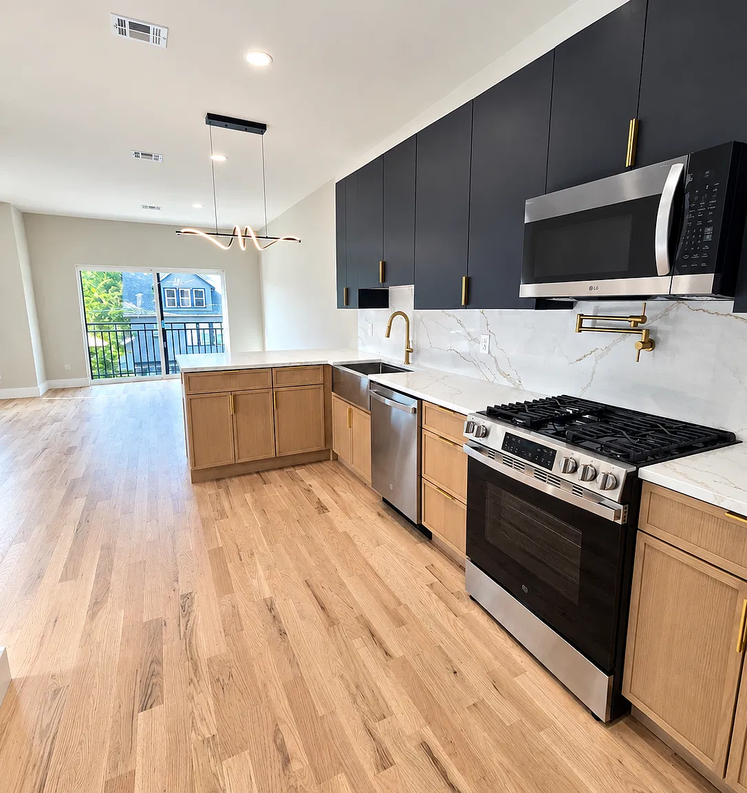 3 bed, $3,700 — Photo 3