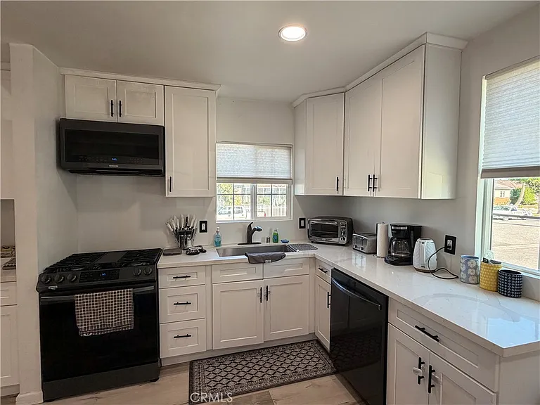 6725 Belmar Ave — Photo 2