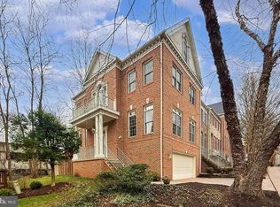 132 Rees Pl, Falls Church, VA 22046