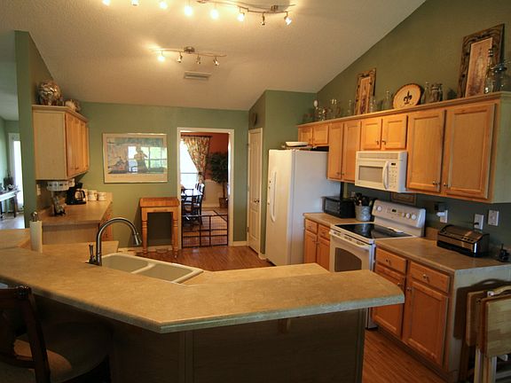 Spacious Kitchen