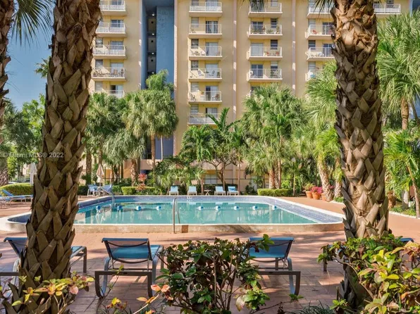801 NW 47th Ave APT 108W, Miami, FL 33126
