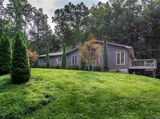 240 Sanford Dr, Morganton, NC 28655