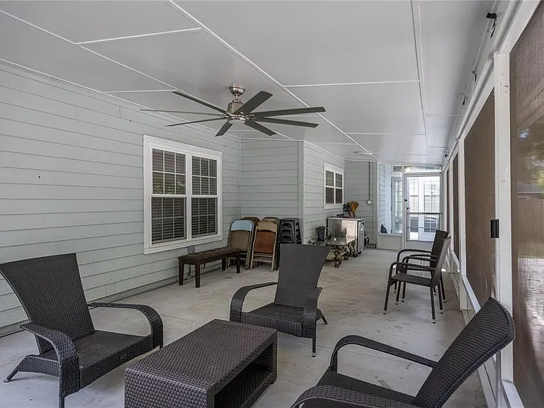 5504 NW 34th St — Photo 32