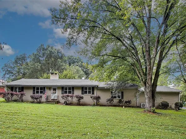 6148 Arden Dr, Clemmons, NC 27012