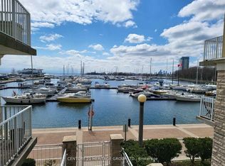 32 Stadium Rd #339, Toronto, ON M5V3P4