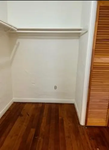 Floor plan Studio Top Floor Bright Unit Full Kitchen