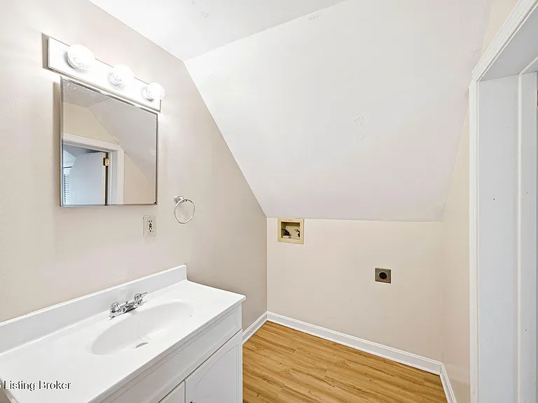 1612 Ellwood Ave #4 — Photo 14
