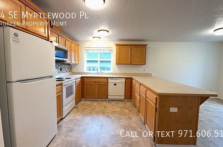 664 SE Myrtlewood Pl — Photo 7