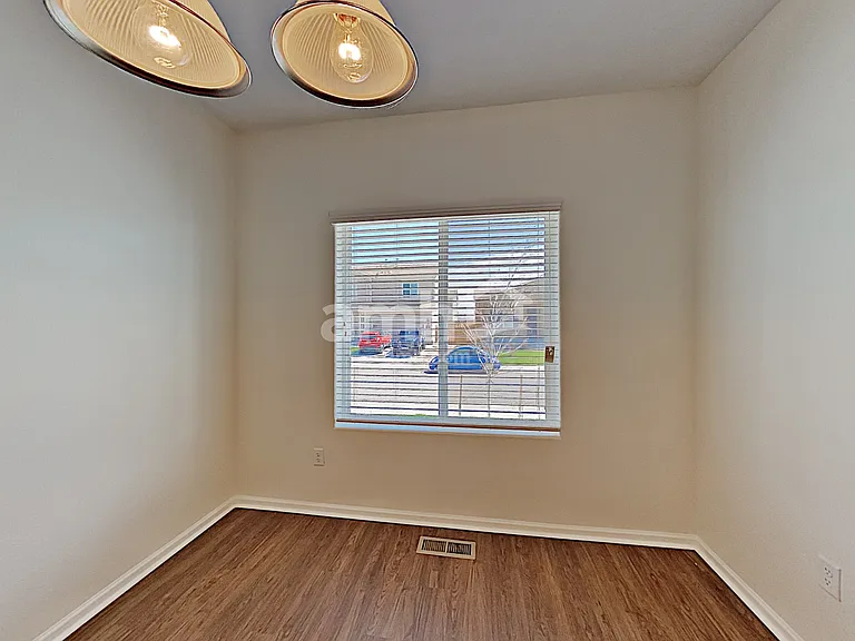 551 Reserve Ave — Photo 5