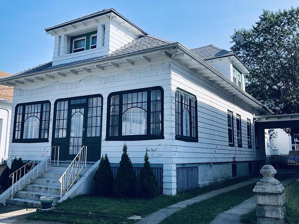 20 Emma St, New Bedford, MA 02744 Zillow