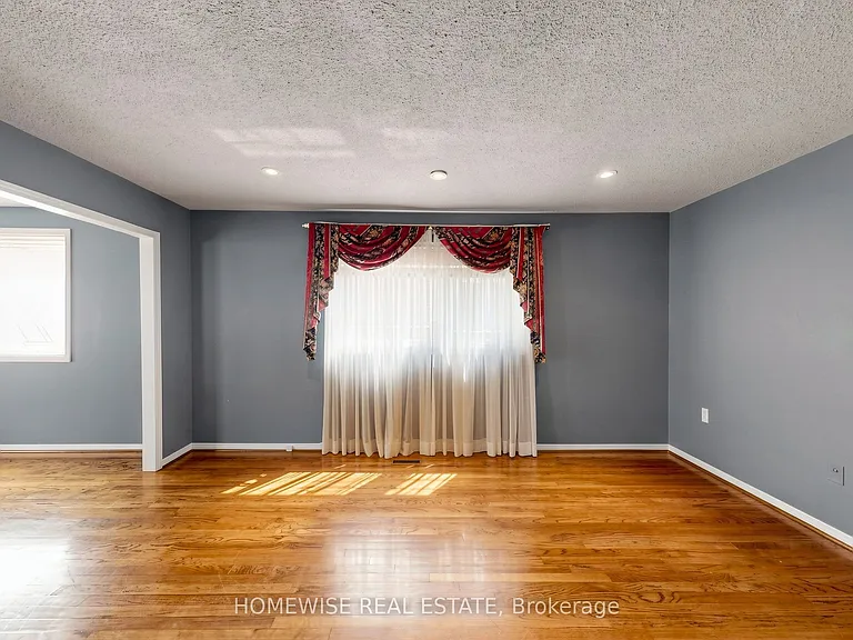 11 Briarcliffe Cres — Photo 9