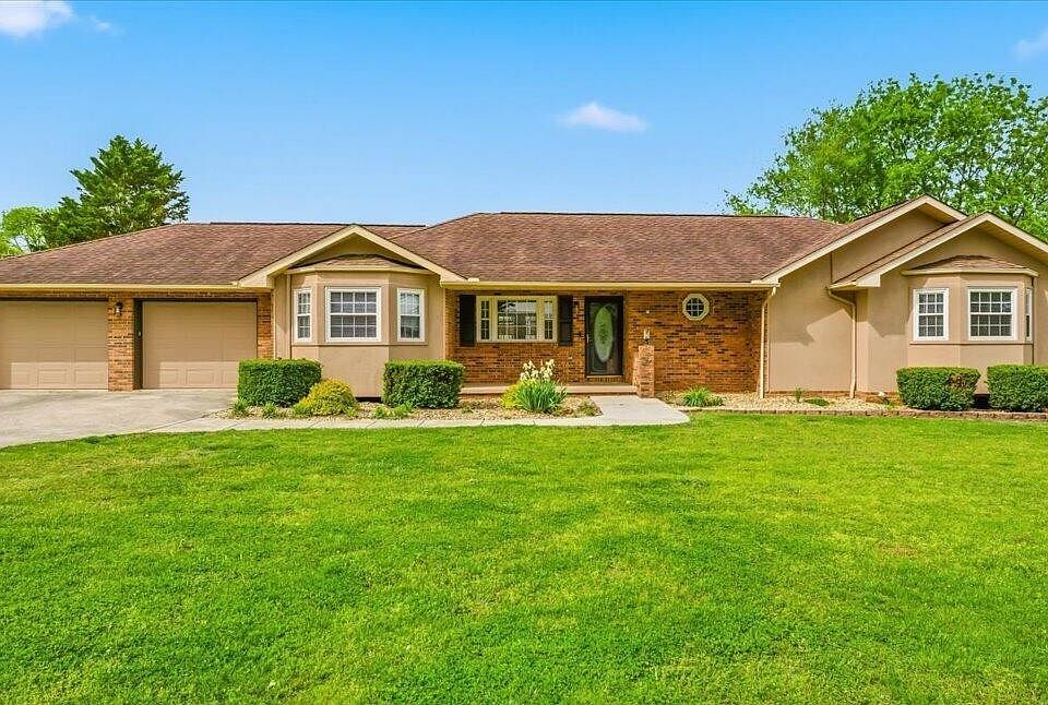 1st image of 209 Lavista Dr