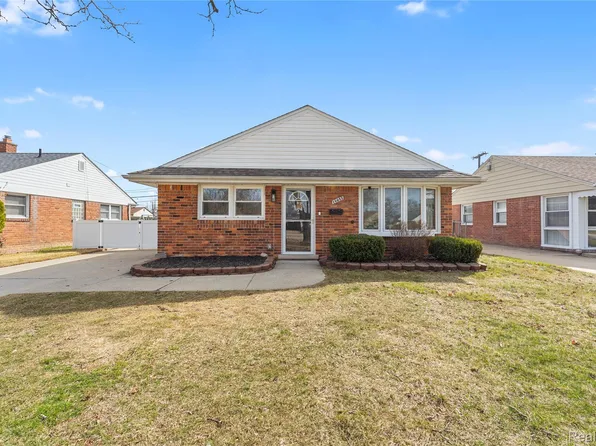 18055 Hinton St, Riverview, MI 48193