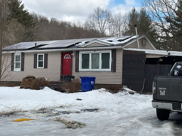 4 Metacomet Cir, Belchertown, MA 01007